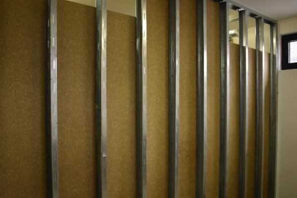 The prototypes were realized by prefabricated panels with dimensions of 1220 mm x 2440 mm and a thickness of 10 mm, manufactured with a steel framework and plywood faces. 
